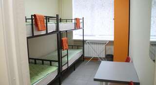 Гостиница Новый Хостел Новомосковск Двухъярусная кровать в общем номере для мужчин и женщин-1