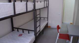Гостиница Новый Хостел Новомосковск Двухъярусная кровать в общем номере для мужчин и женщин-2